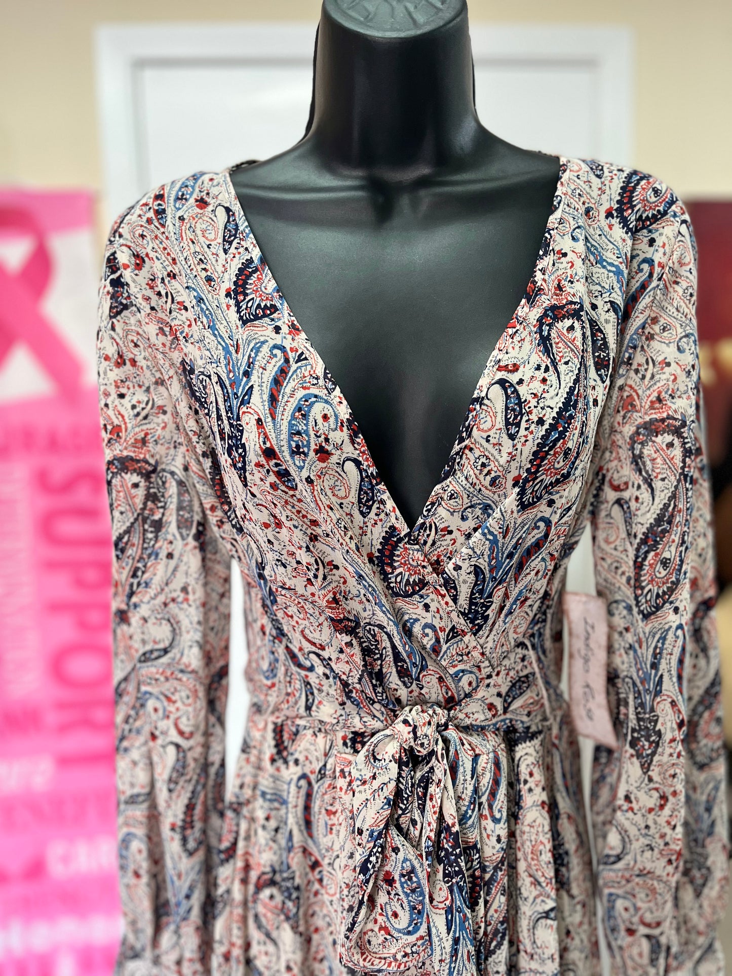 Luxurious Paisley Print Maxi Dress in Medium, perfect for any Boho Cottagecore look.